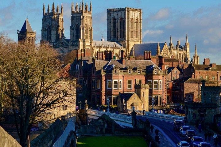 Private Walking Tour: York City Highlights and York Minster