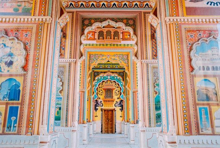 Jaipur City Palace, Hawa Mahal & Jantar Mantar Private Tour