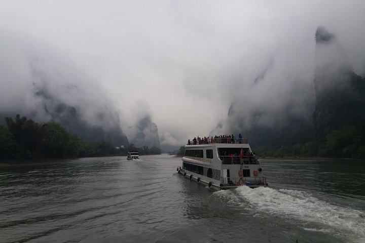 1-Day Relaxing Li River Cruise Private Tour With the English Speaking Driver