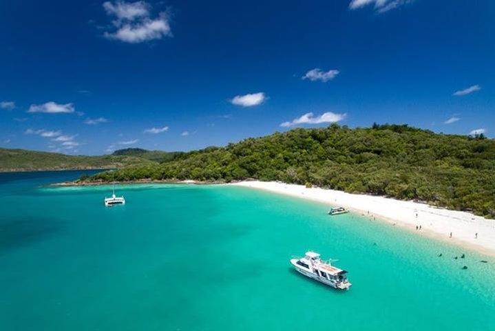 Whitehaven Beach and Hill Inlet Day Tour | Aussie Beach BBQ | Family Friendly