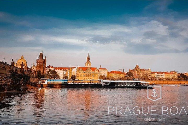 Prague Boats 3-hour Dinner Cruise