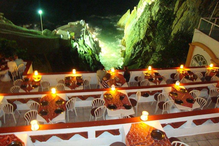 Cliff Divers Show With Dinner At Acapulco