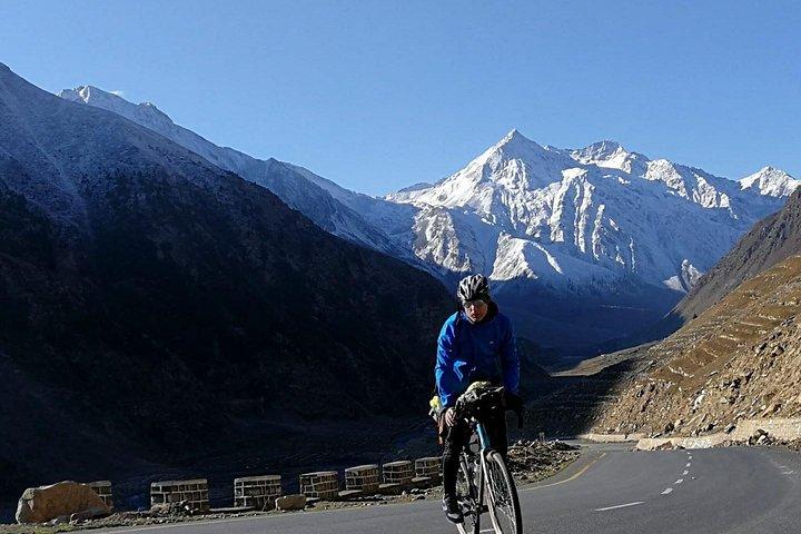 Karakoram Highway Cycling Tour