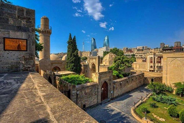 Old and Modern Baku City Private Tour