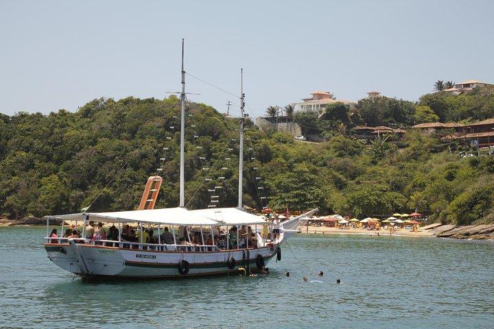 Búzios Full day: Boat and Trolley Tour with Lunch from Cabo Frio