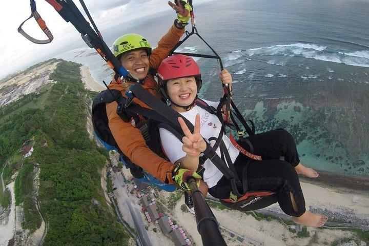 Timbis Paragliding Bali