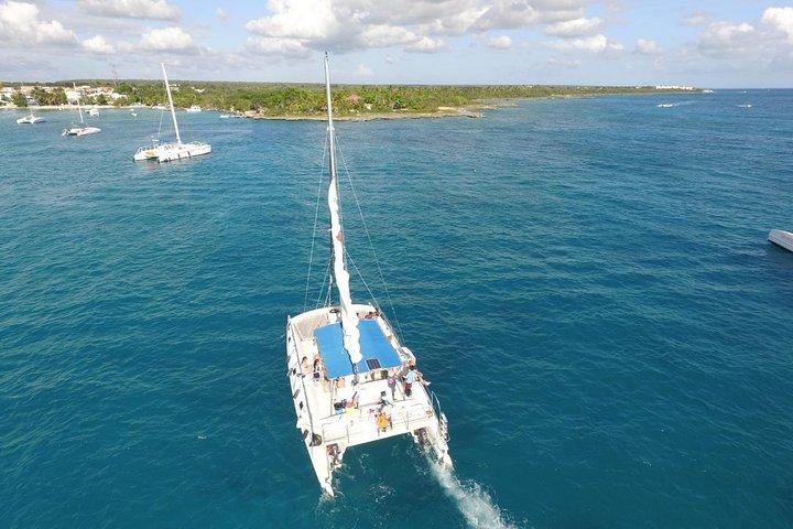 Saona Island Day Trip From Punta Cana with Lunch and Open Bar