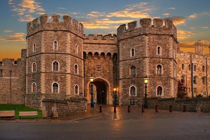 Windsor Castle, Stonehenge and Bath Tour from London + Admission