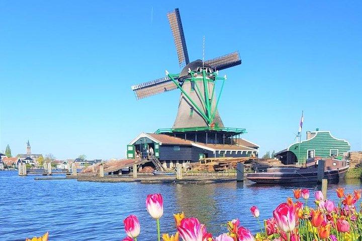 Private tour to Zaanse Schans &Volendam: Cheese, Windmills, clogs