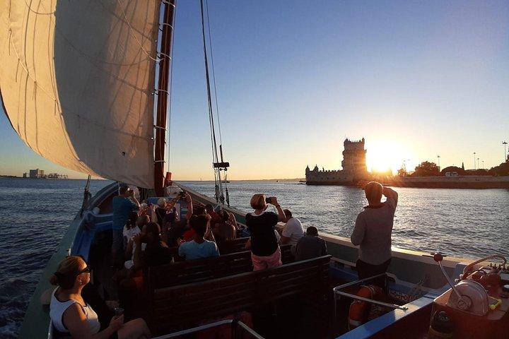 2-Hour Lisbon Traditional Boats Sunset Cruise with White Wine