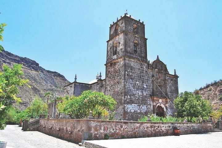 Explore San Javier Mission, Lunch, Walk & Historical Tour