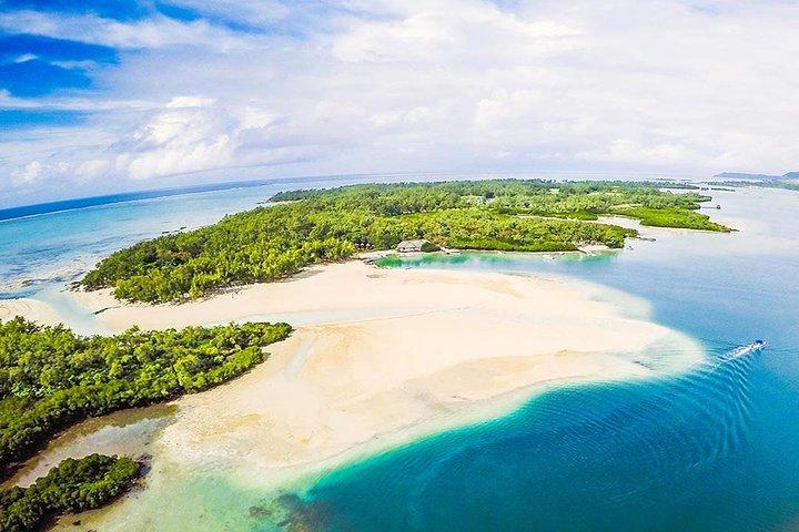 The Gorgeous Ile aux Cerf: Speed boat,GRSE,Parasailing,Undersea walk,Tube Riding