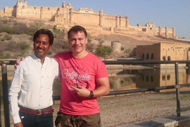 Private Full-Day Tour to Jaipur with Licensed Guide