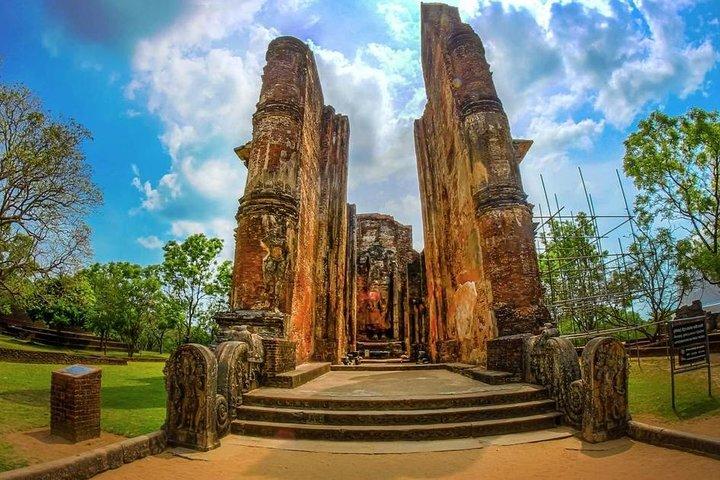 Private Day Trip To Anuradhapura Ancient City