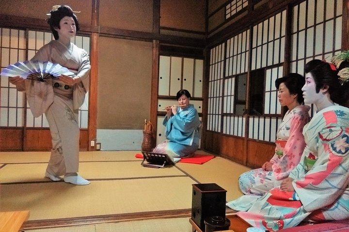 Kamakura Traditional Private Geisha Experience and Banquet Show