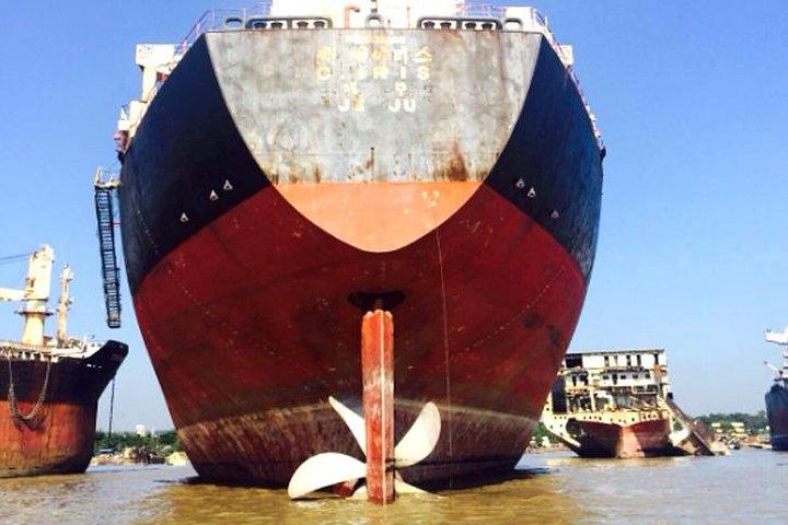 2-Day Shipbreaking Yard Tour from Dhaka