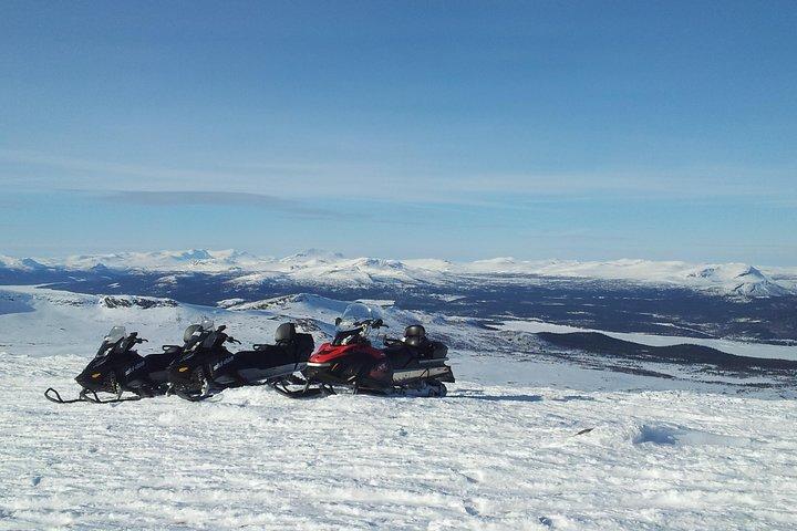 2-Day Snowmobile Expedition in Swedish Lapland