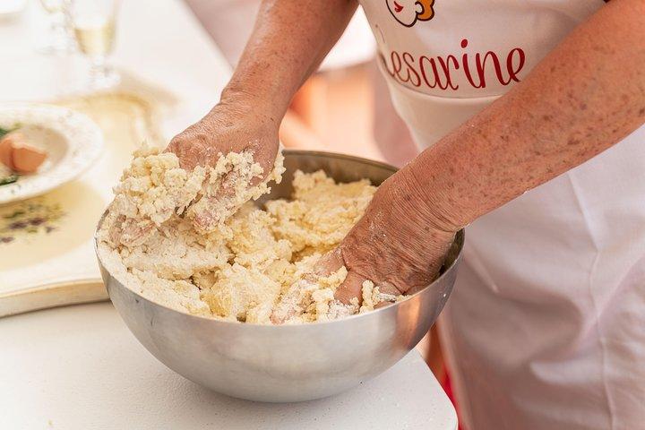 Private Pizza & Tiramisu Class at a Cesarina's home with tasting in Ancona
