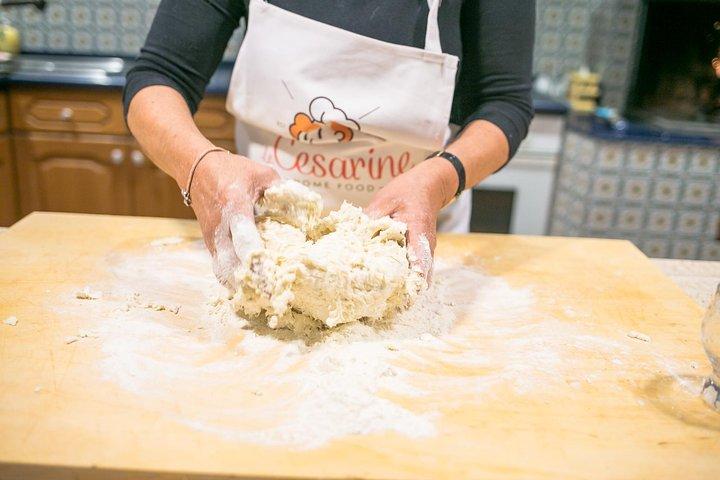 Private Pizza & Tiramisu Masterclass at a Cesarina's home with tasting in Forlì
