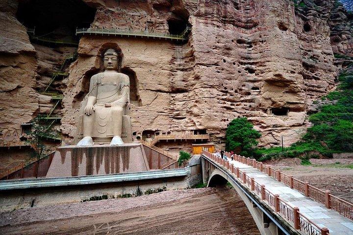 Lanzhou Private Day Tour to Liujia Gorge and Binglingsi Grottoes