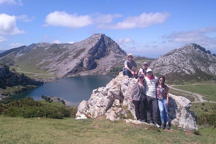 Tour to the Lakes of Covadonga and Sanctuary from Oviedo