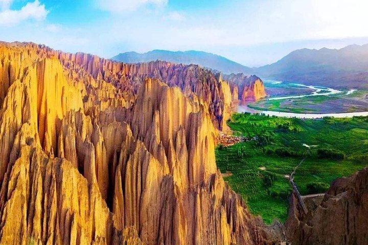 Lanzhou Private Day Tour to Yellow River Stone Forest with Cable Car, Boat Ride 