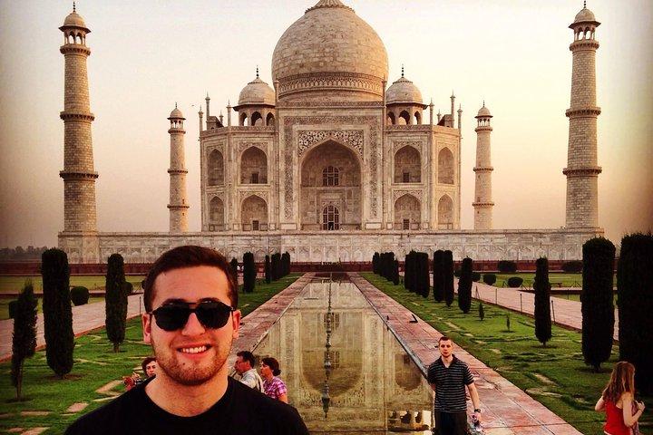 11-Hour Agra Day Tour: Sunrise and Sunset of Taj Mahal 