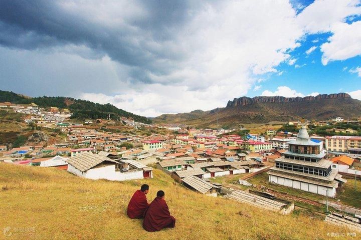 2-Day Lanzhou Private Trip to Bingling Temple and Labrang Monastery