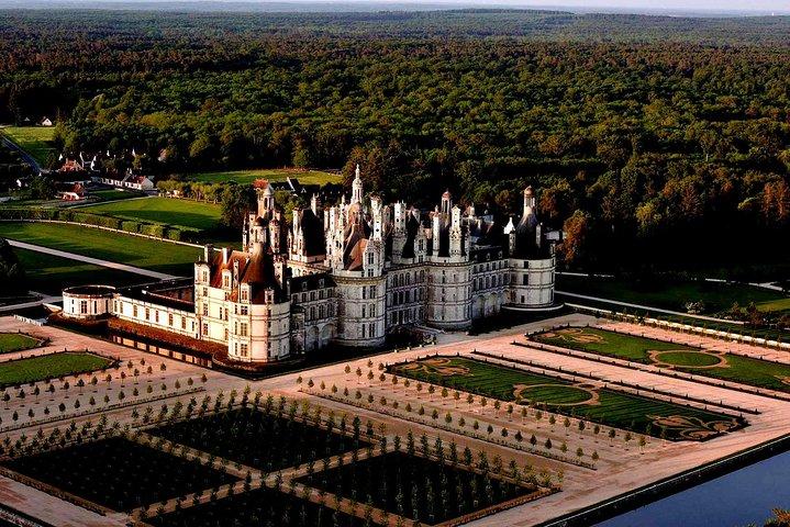 Circuit 2 castles around Blois: Chambord + Cheverny