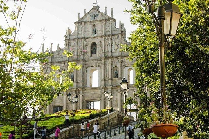 7 Hours Worth Seeing Scenery in Macau Private Tour By Limo