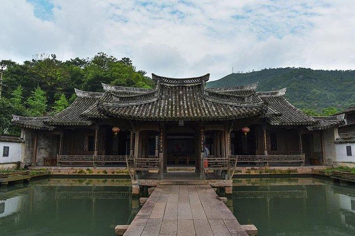 Private tour to Nan Xi river bamboo rafting and Lishui old street