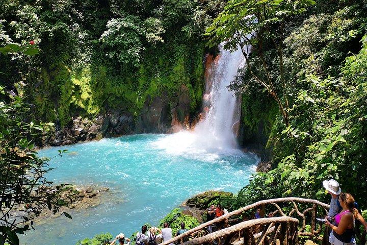 Rainforest Hiking to Rio Celeste Waterfall Private Tour