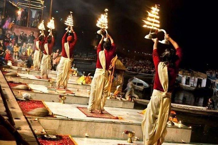 Golden Triangle With Varanasi Tour includes Train 7 Days 