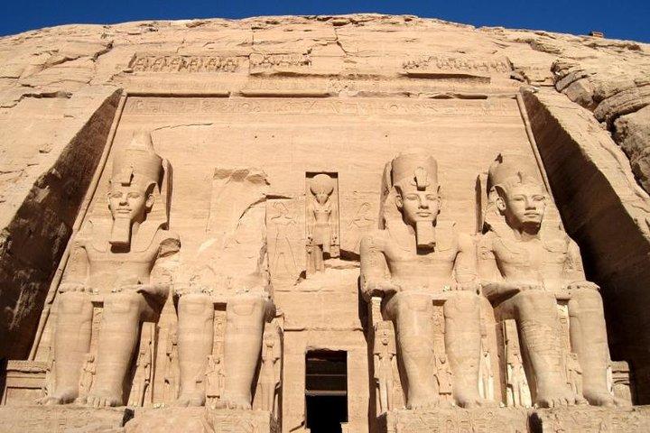 Abu Simbel temples by Private air-conditioin Vehicle 
