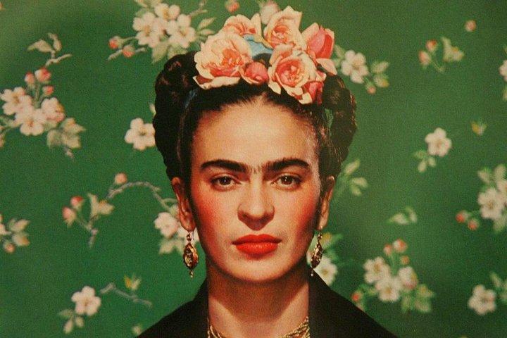 Frida Kahlo Museum VIP: Skip-the-line & Bikes & Churros
