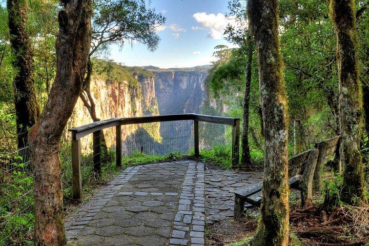 Canyon Itaimbezinho Tour: trail with picnic