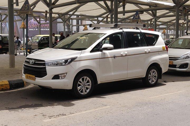From Delhi: One way Private Transfer Service to Agra
