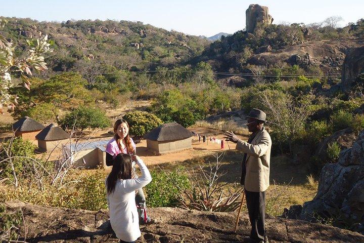  Silunguzi Matopos Village & Rock Paintings Visit !