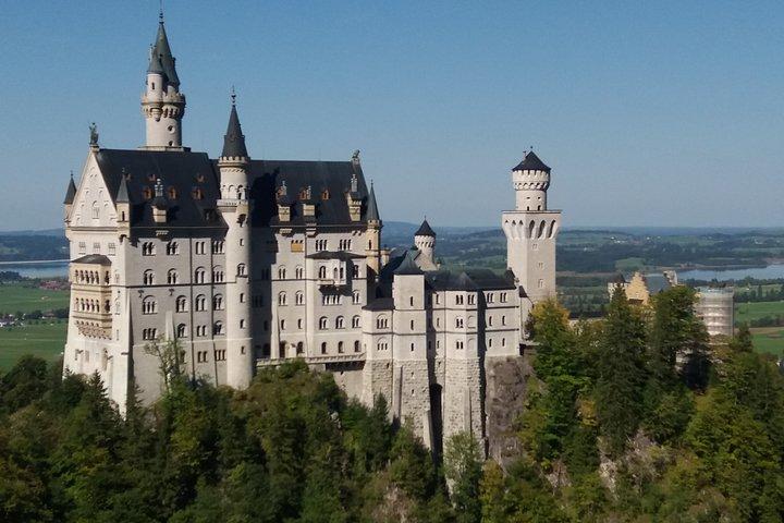 Private Guided Day Trip to Castle Neuschwanstein incl. Carriage Horse Ride