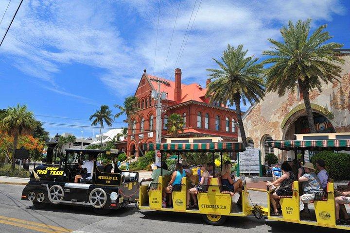 Key West Conch Train Tour: Explore Iconic Sights and History