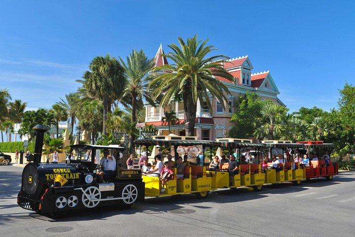 Key West Conch Train Tour: Explore Iconic Sights and History