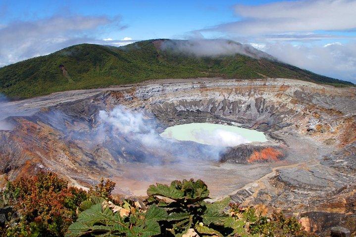 Luxury day-trip off the beaten path Poás Volcano and surroundings