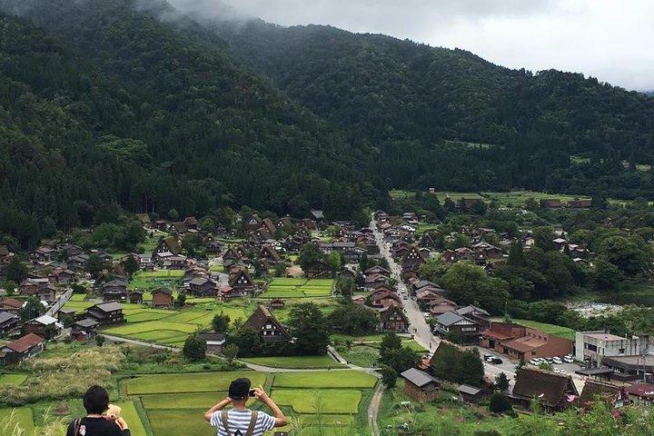[One-day bus tour departing from Kanazawa Station] Shirakawa-go and Gokayama - Two World Heritage Villages Enjoyable Bus Tour
