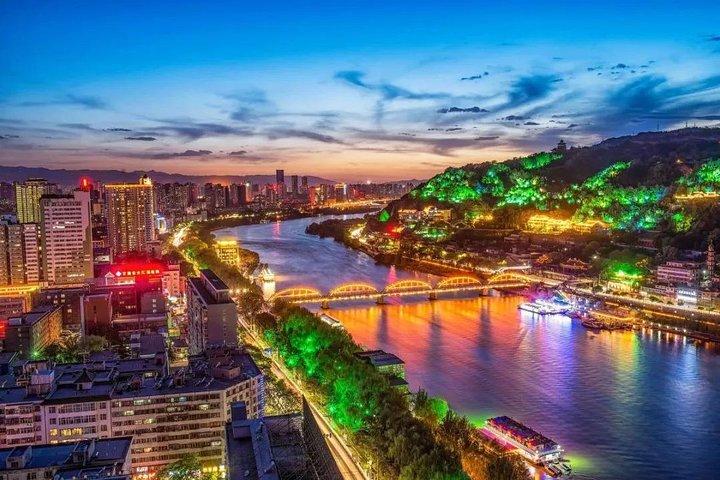 4-Hour Private Illuminated Lanzhou Tour: Yellow River and Food Street with Dinner