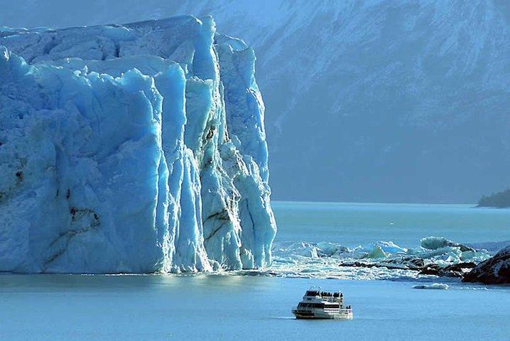 Perito Moreno Glacier with Navigation from El Calafate