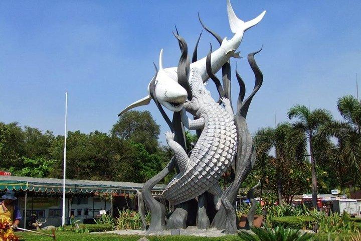 Surabaya Private Customized Full-Day Tour with English Speaking Driver