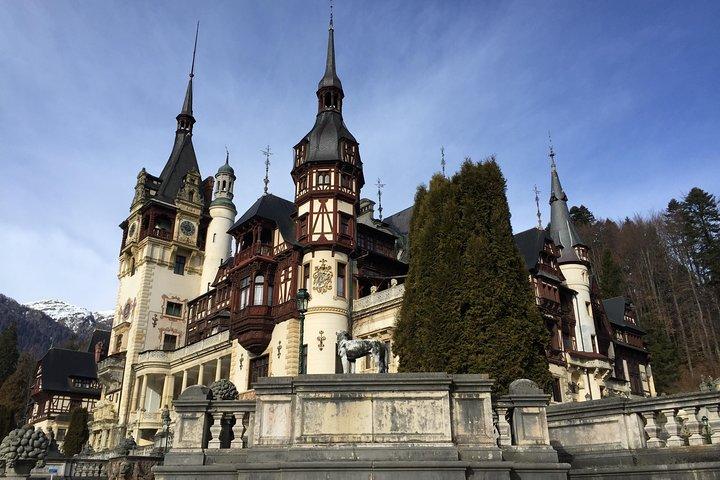 Private Day Trip to Peles Castle, Dracula's Castle and Brasov