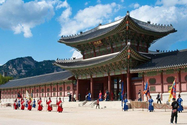 Small-Group Royal Palace and Seoul City Tour w/ Lunch