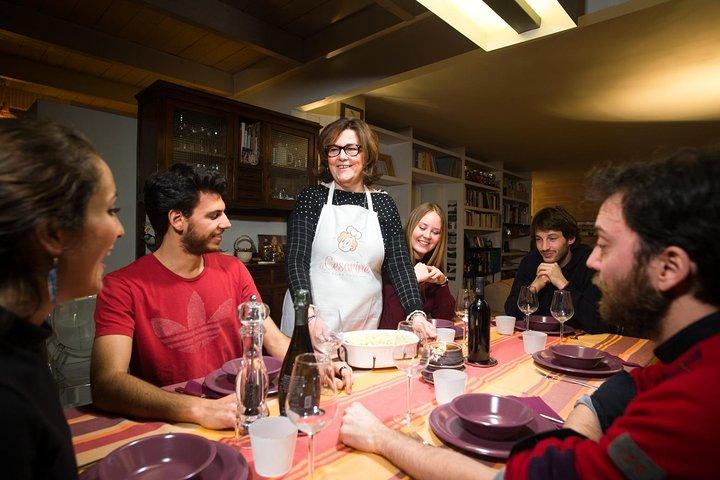 Lunch or dinner and cooking demo at a local's home in Pescara