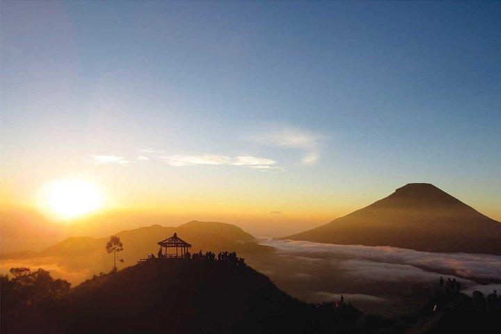 From Yogyakarta: Dieng Plateau Golden Sunrise Private Day Trip